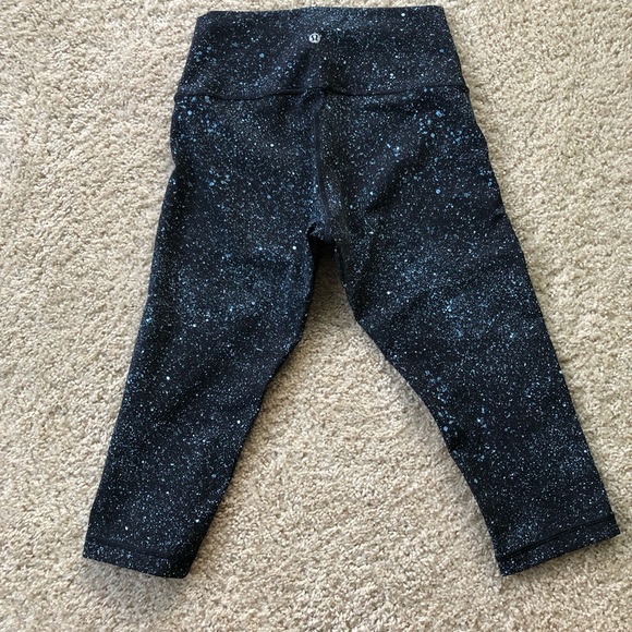 Lululemon Wunder Under 1/2 Tight 6 - Picture 4 of 5